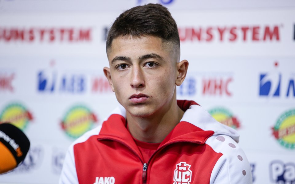 Три клуба от Серия А следят халф на ЦСКА 1948