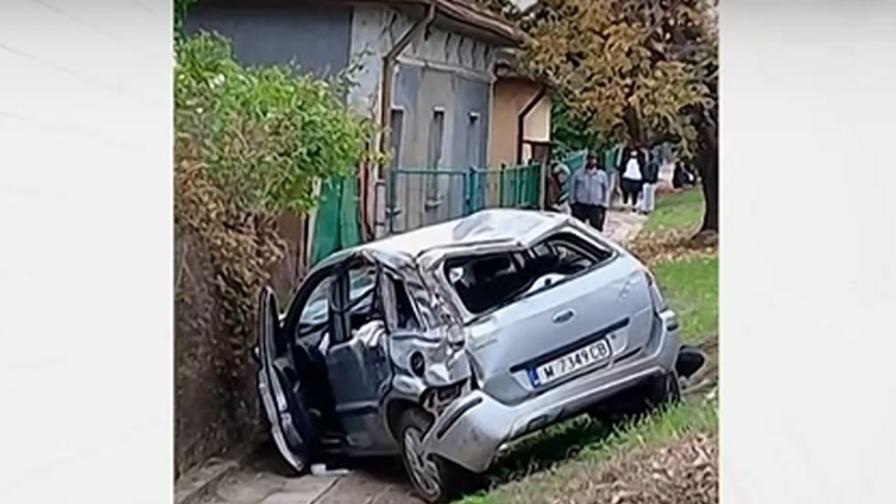 Какви са причините за инцидента в Лом, при който кола помете жена на тротоар