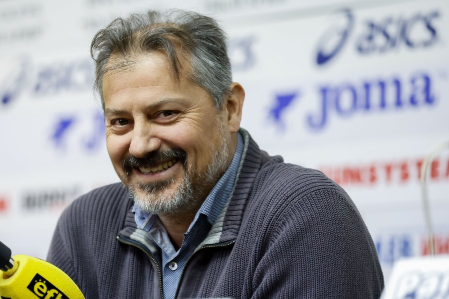 Награждаване на волейболните ни национали за септември1