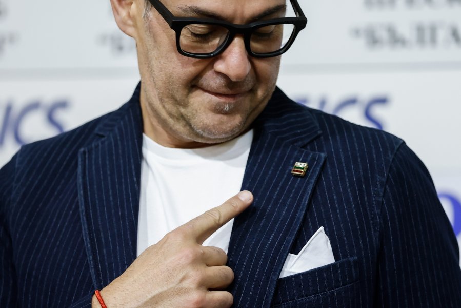 Награждаване на волейболните ни национали за септември1