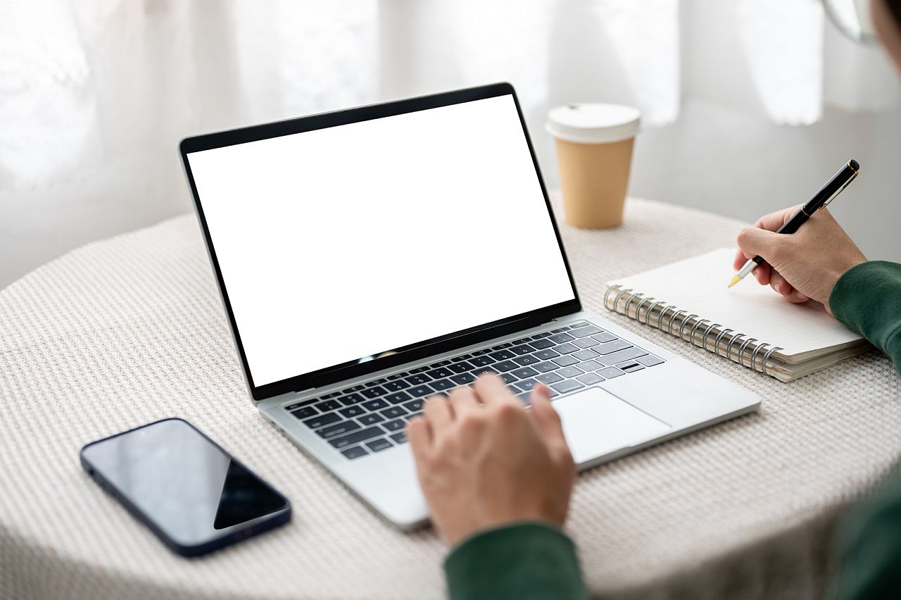 Гласуване онлайн или по пощата на 19 април? Вижте какво казва законът за дистанционния вот