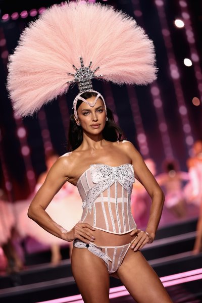 Ирина Шейк1