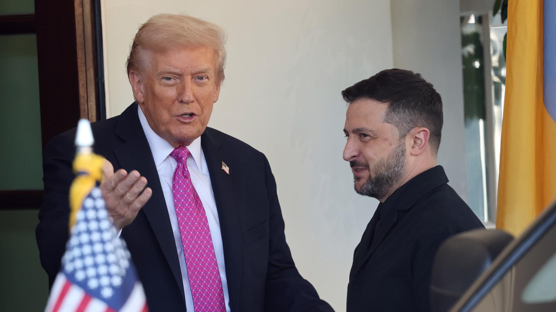 Американският президент Доналд Тръмп е призовал украинския си колега Володимир