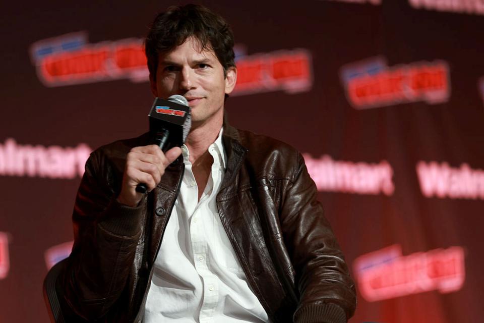  Аштън Къчър 