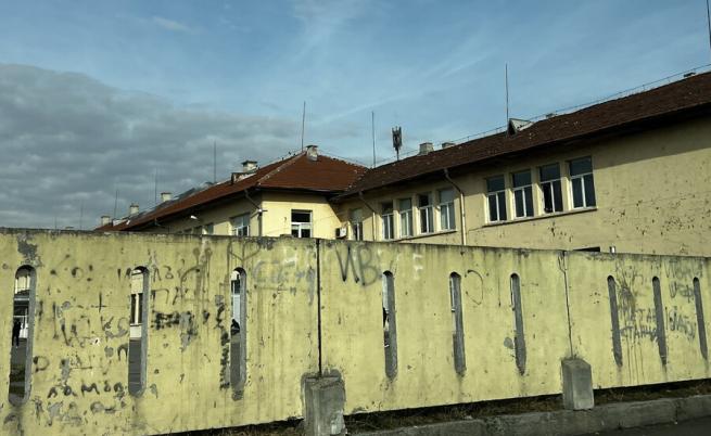 12 -годишно дете е намушкано с нож в столично училище