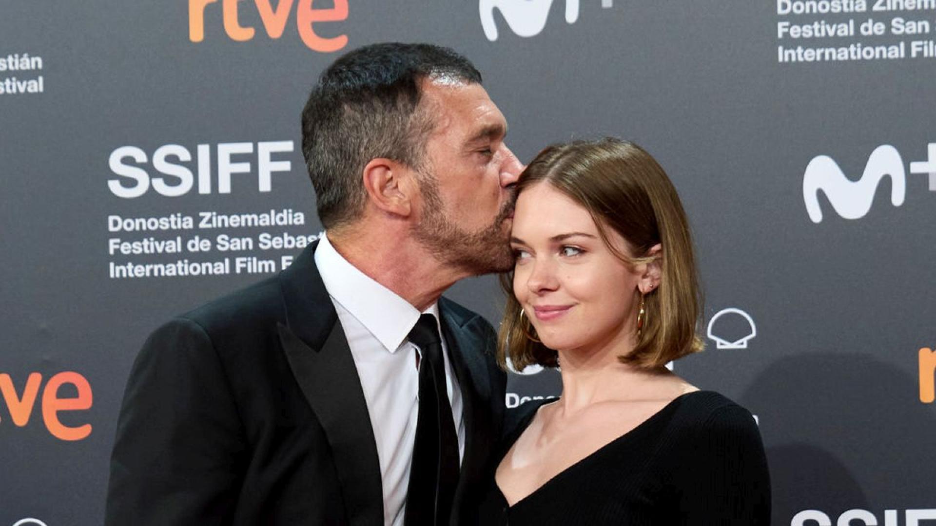 Обгърната от спокойствието на кастилската провинция и златния блясък на