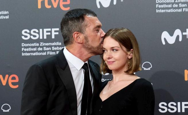 Дъщерята на Антонио Бандерас каза „Да“ на приказна церемония