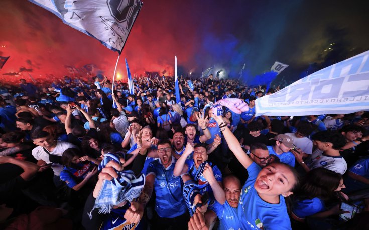 Повече от 200 фенове на Наполи са били арестувани в Айндховен