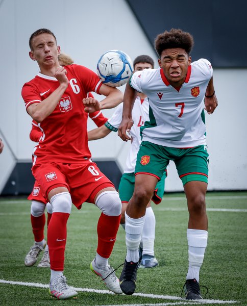 България Полша U151