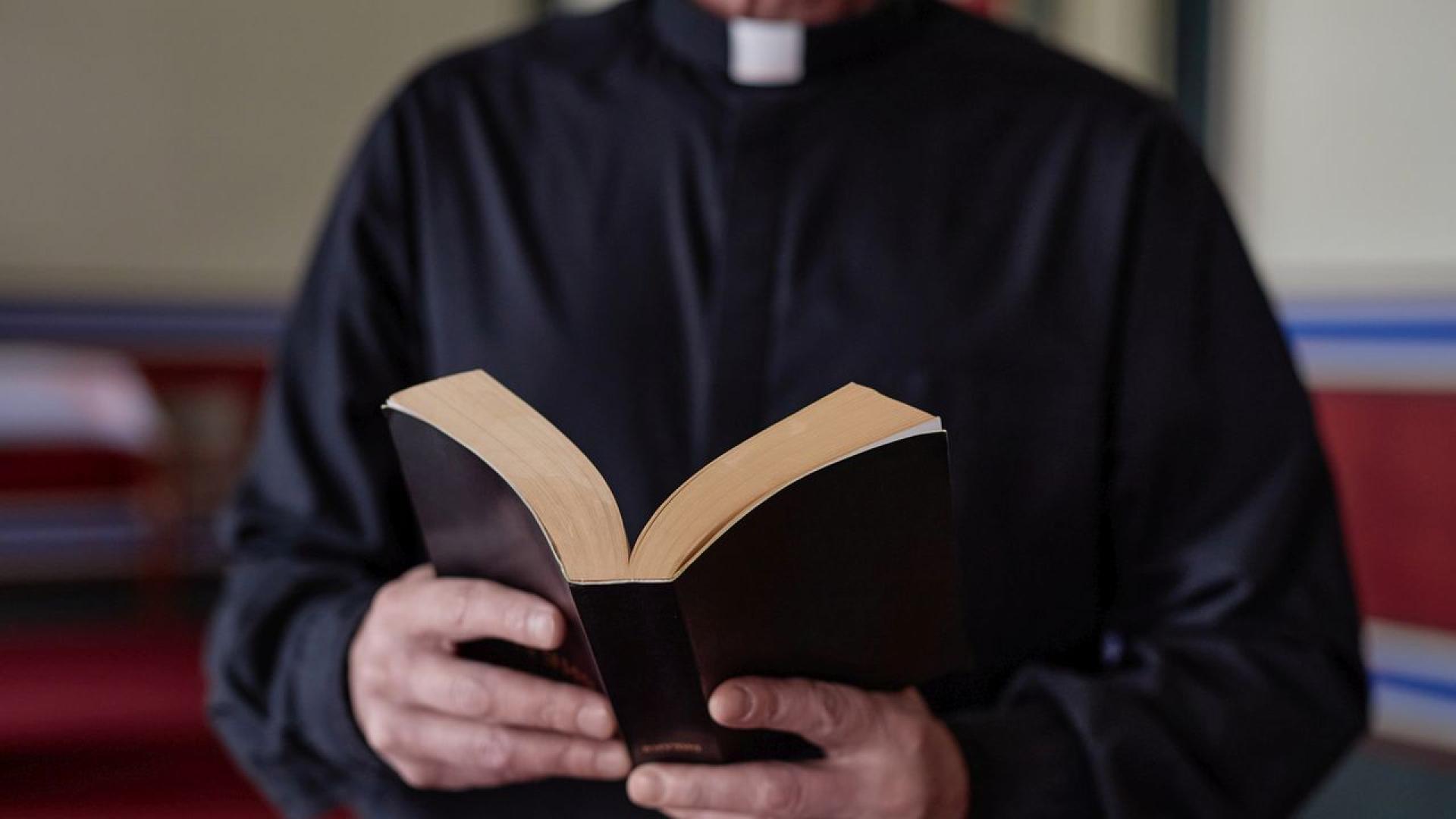 Пастор от Детройт е подложен на критики след като се