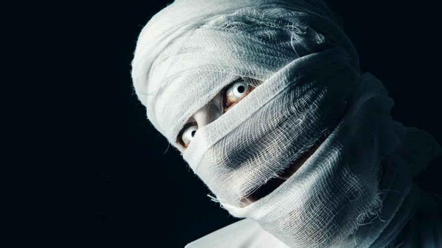 Пълзене в изкормен кит и хероин за деца: Ужасяващи древни лекарства