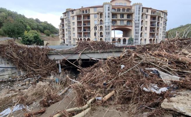 Съставен е акт за премахване на незаконния строеж в Елените