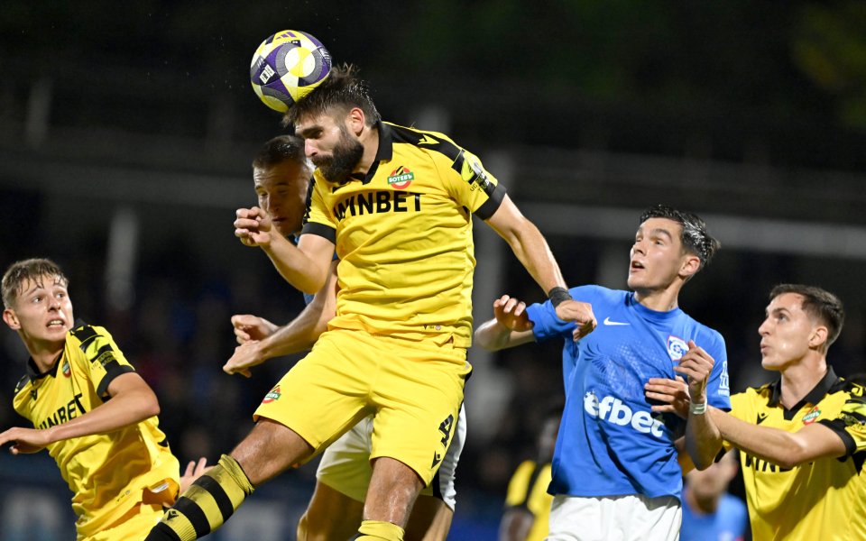 ФИФА нанесе неприятен удар по Ботев Пловдив, клубът ще съди Зингаревич