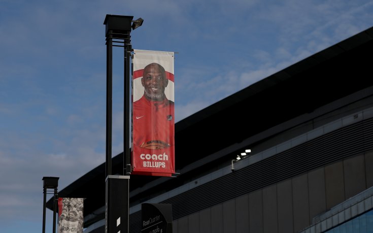 Портланд с временен треньор след ареста на Чонси Билъпс