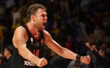 Везенков и Олимпиакос продължават без грешка в Гърция