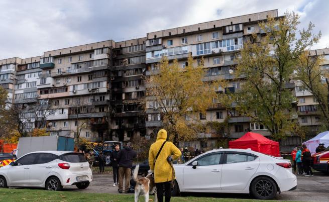 Руски атаки в Украйна: 5 убити, десетки ранени, включително деца Руски атаки в Украйна: 5 убити, десетки ранени, включително деца