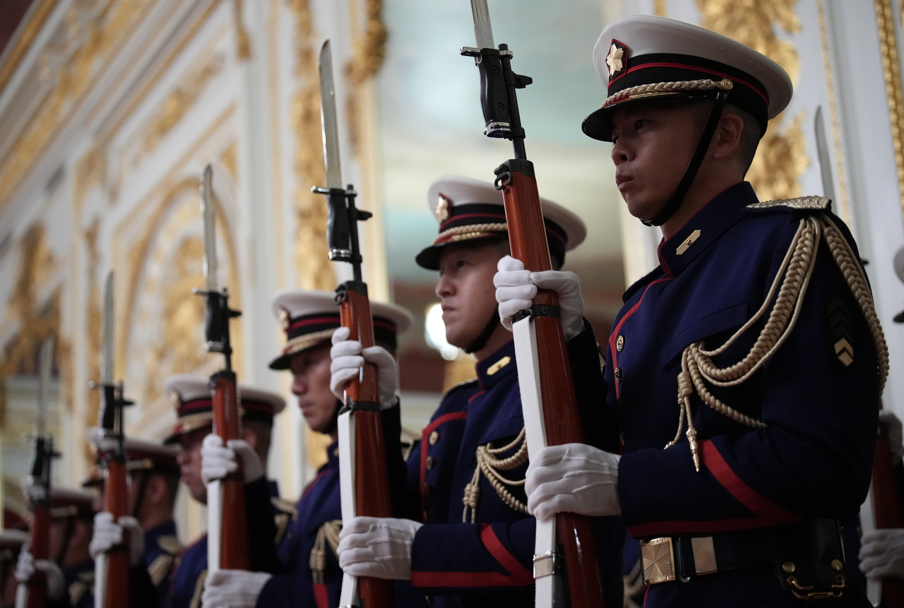 <p>Американският президент Доналд Тръмп се срещна в Токио с японската премиерка Санае Такаичи.</p>