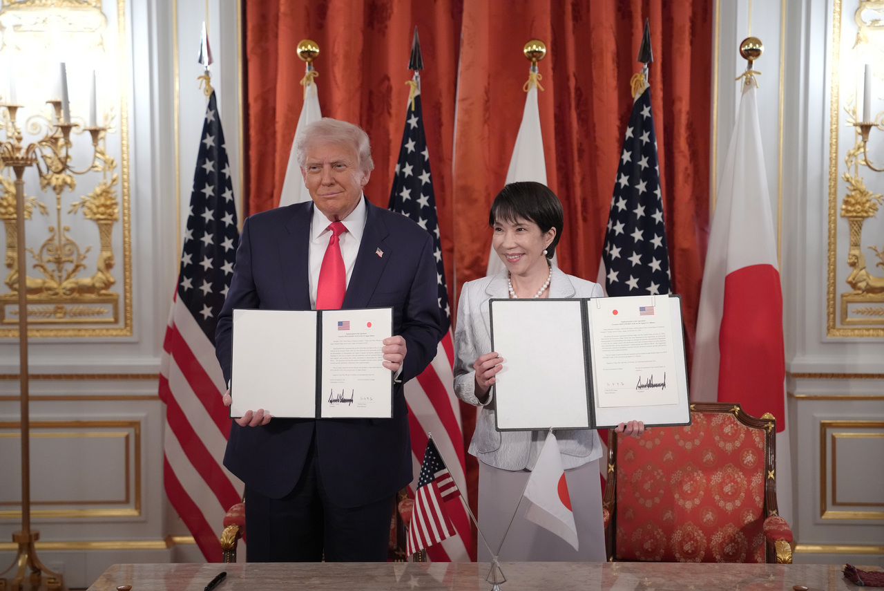 <p>Американският президент Доналд Тръмп се срещна в Токио с японската премиерка Санае Такаичи.</p>