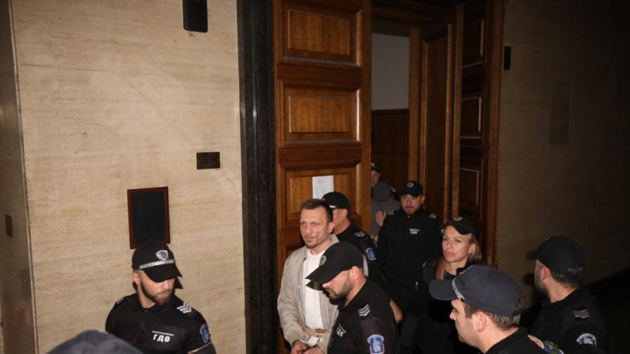 Съдът гледа мярката срещу д-р Станимир... Съдът гледа мярката срещу д-р Станимир...