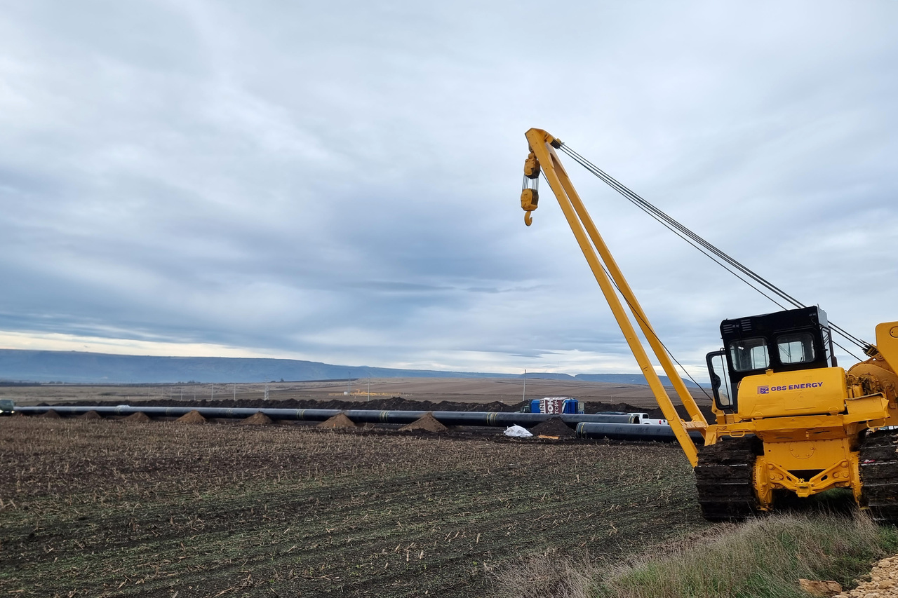 <p>Европейският комисар по енергетика Дан Йоргенсен и министърът на енергетиката Жечо Станков инспектират напредъка по изграждане на лот 3 „Рупча-Ветрино“ на Вертикалния газов коридор.</p>