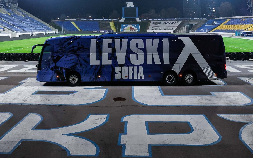 Компанията, произвела автобуса на Левски: Направихме проект за един от най-успешните клубове в Източна Европа