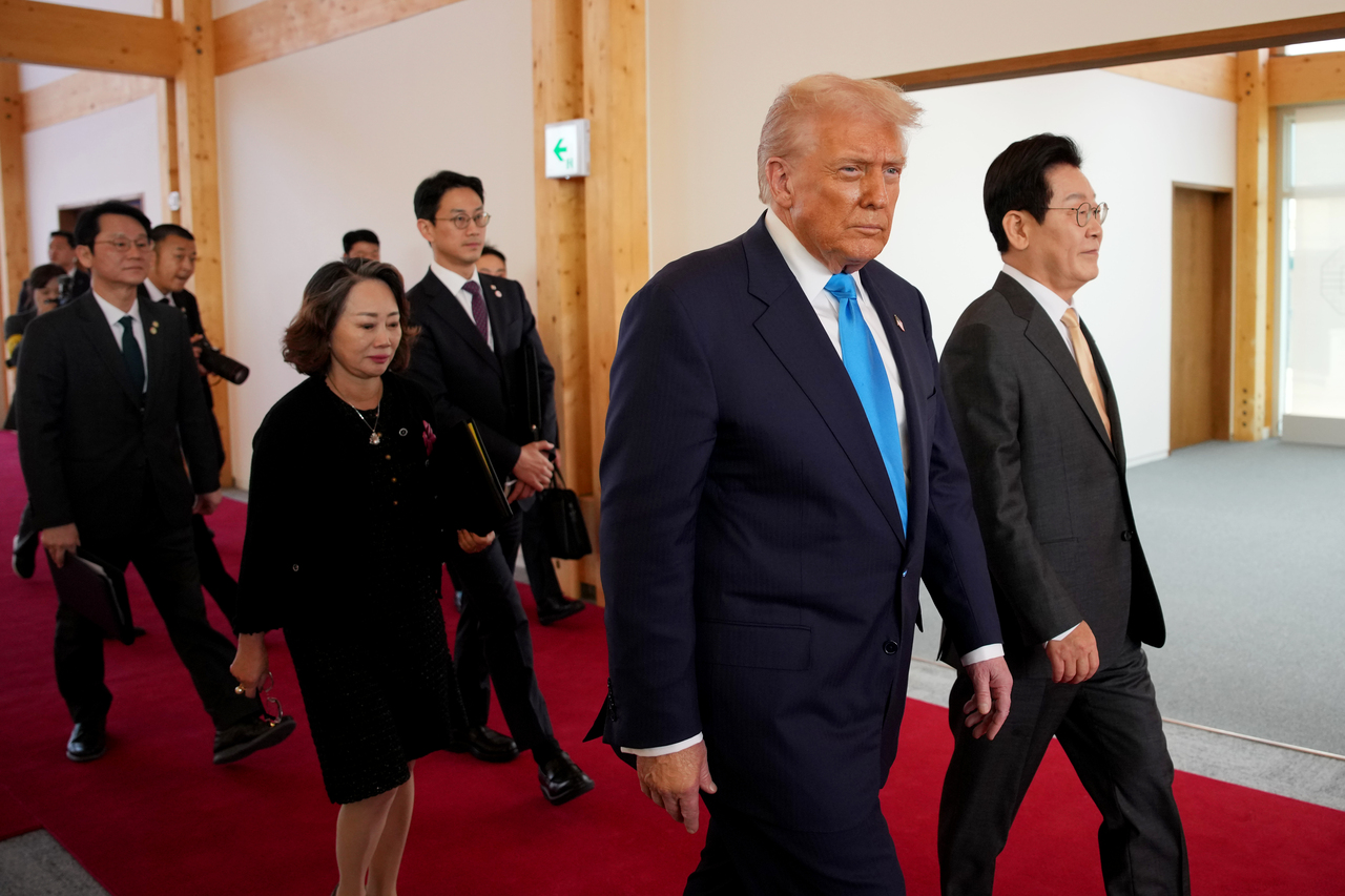 <p>Доналд Тръмп на посещение в Южна Корея.</p>