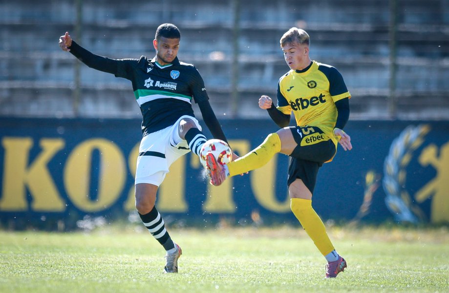 Миньор Перник Черно море1