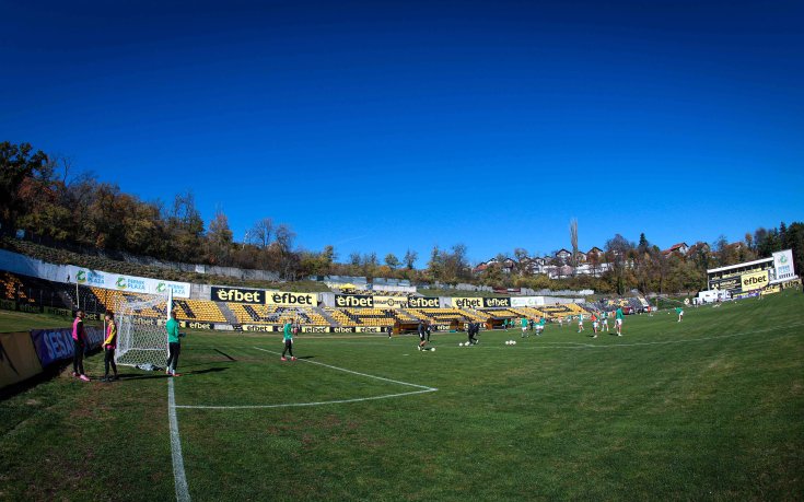 Замръзнал терен отмени контролата на Миньор Перник