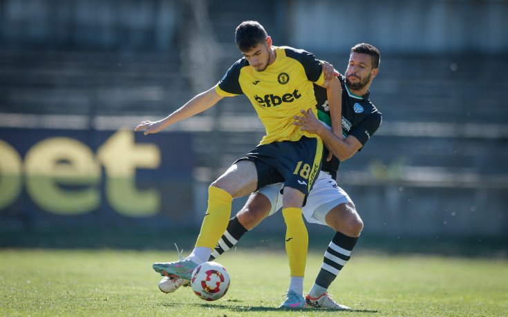 Миньор без двама срещу Етър