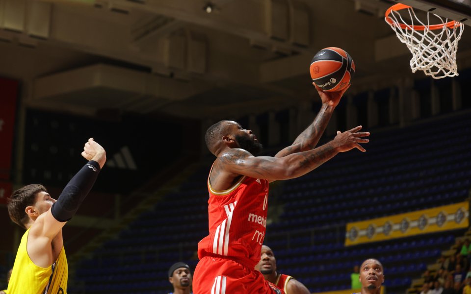 Коди Милър-Макинтайър срещу Макаби Тел-Авив с екипа на Цървена звезда в Евролигата, 30.10.2025 г.