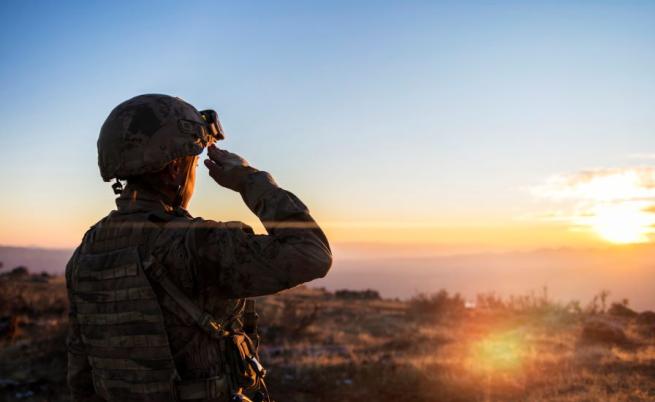 Въвеждат доброволна военна служба за жени в Гърция