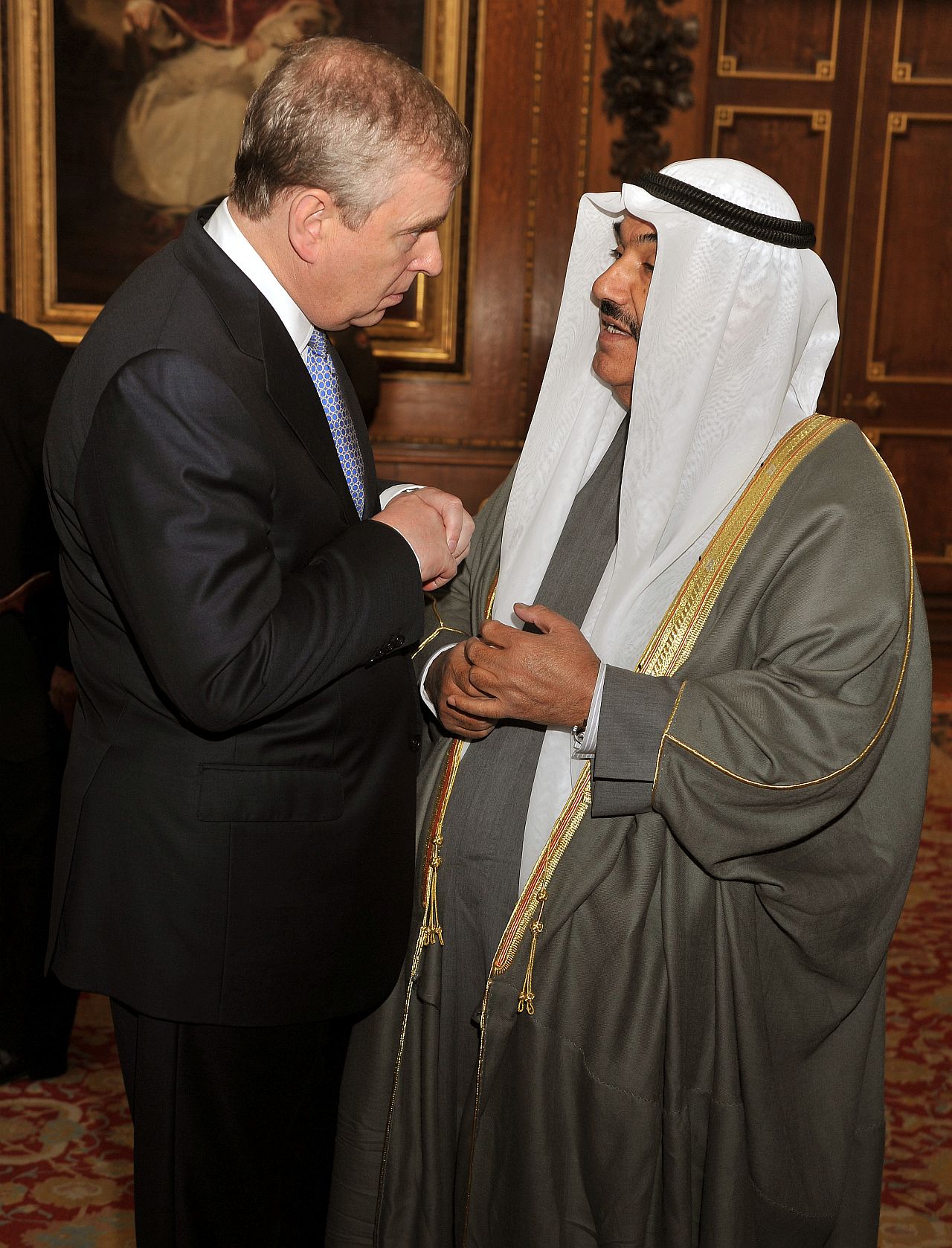 <p>Принц Андрю с емира на Катар през 2013 г. в замъка Уиндзор</p>