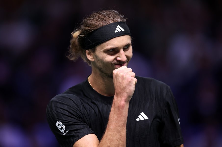 Алехандро Давидович Фокина Александър Зверев1