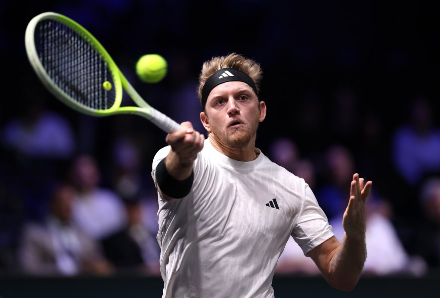 Алехандро Давидович Фокина Александър Зверев1