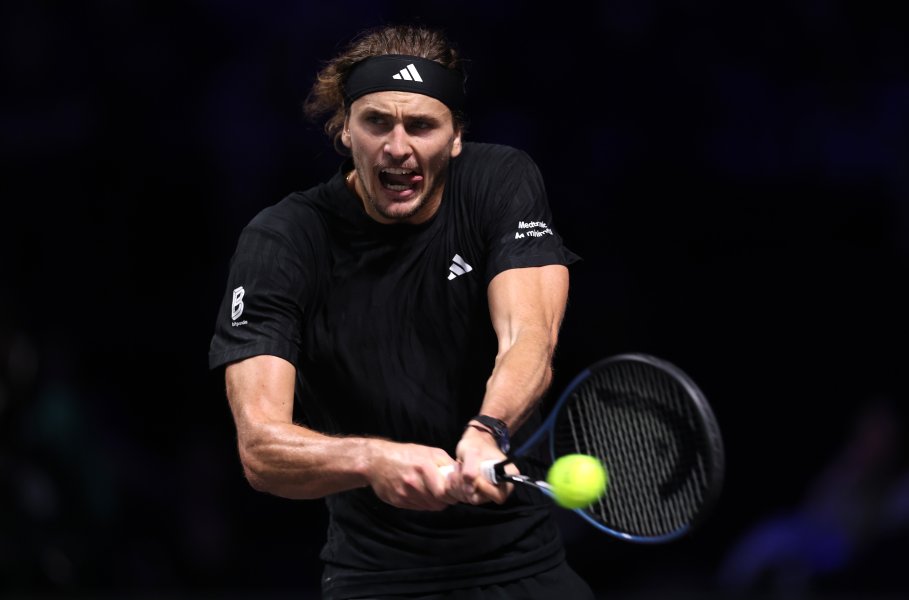 Алехандро Давидович Фокина Александър Зверев1