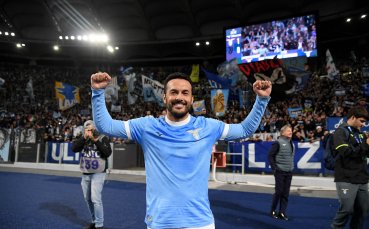 Името Стоичков отваря врати - световен шампион позира с фланелка на Камата