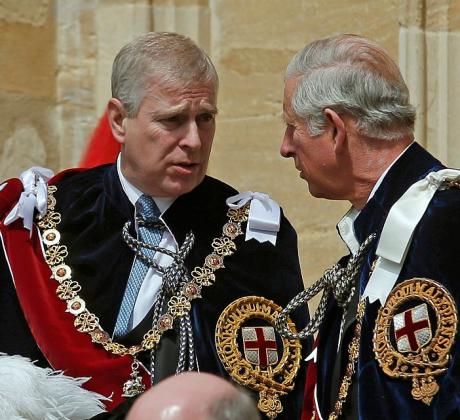 Британското кралско семейство преживява нов трус Крал Чарлз III официално