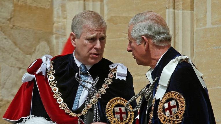 Шокиращ обрат в кралското семейство: Крал Чарлз лиши брат си Андрю от титлата „принц“