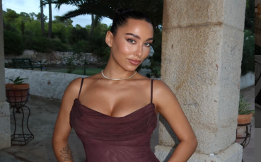 Зеленоока красавица зарадва вратаря на Арсенал