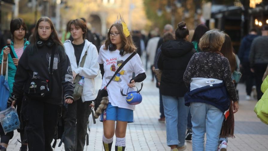 От дневна магия до нощен кошмар: Хелоуин в... От дневна магия до нощен кошмар: Хелоуин в...