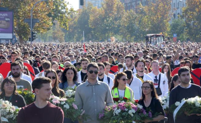 Година от ужаса в Нови Сад, над 100 хиляди на протест в Сърбия