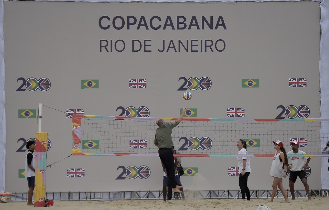 <p>Принц Уилям показа по-неформалната си страна и говори за нуждата от повече добри лидери в първия ден от официалната си визита в Бразилия. Херцогът на Кеймбридж е в страната за цяла седмица по повод годишните си награди Earthshot и конференцията на ООН за климата &ndash; COP30.&nbsp;</p>