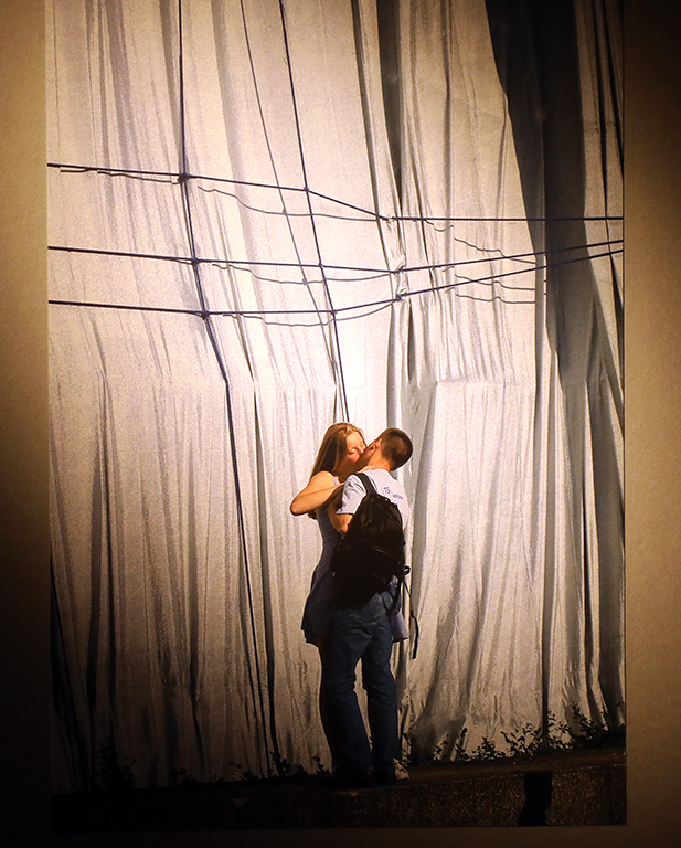 <p>Кристо и Жан-Клод Опакованият Райхстаг</p>