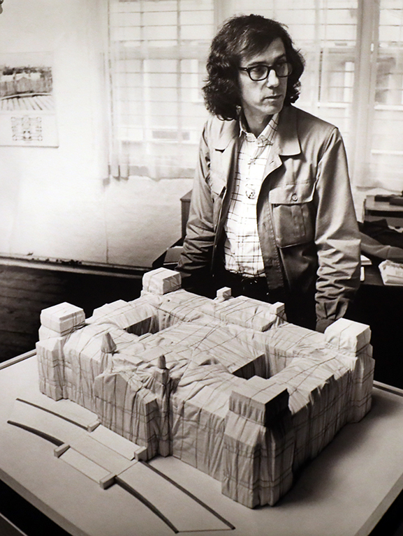 <p>Кристо и Жан-Клод Опакованият Райхстаг</p>