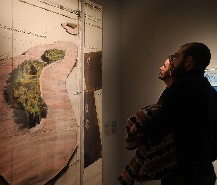 <p>Кристо и Жан-Клод Опакованият Райхстаг</p>