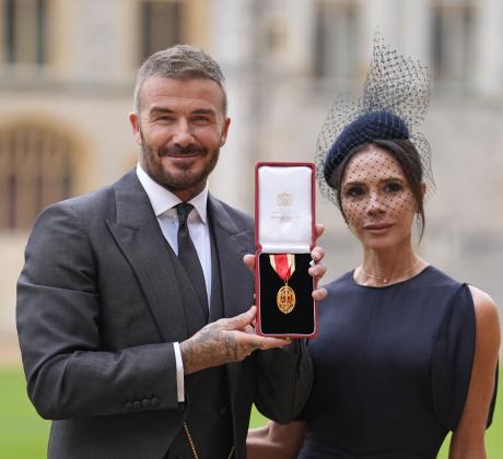 Бившият футболист Дейвид Бекъм получи рицарска титла от крал Чарлз