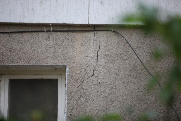 напукан блок