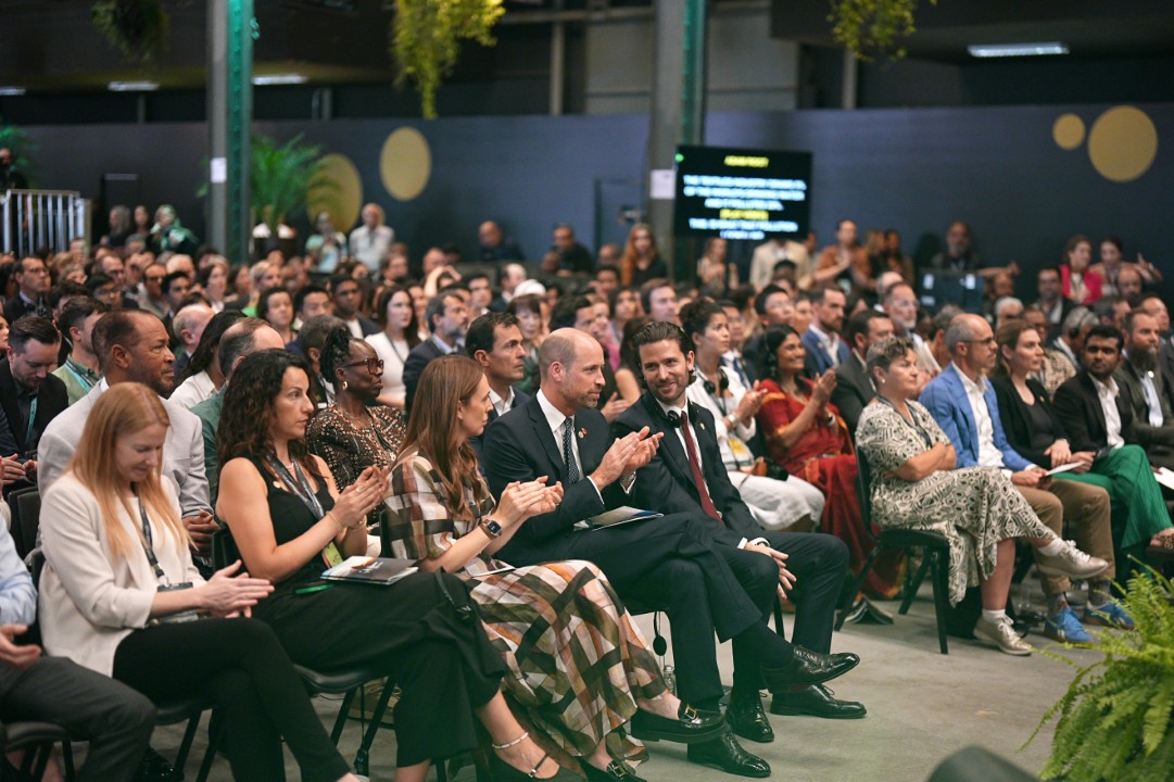 <p>Принцът на Уелс обяви петимата носители на тазгодишната награда за опазване на околната среда Earthshot, наричайки ги &bdquo;вдъхновение, което ни дава кураж&ldquo;.</p>