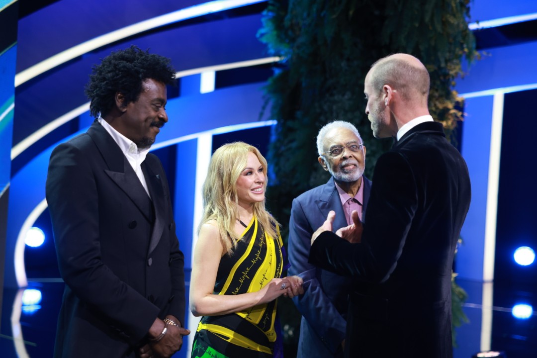 <p>Принцът на Уелс обяви петимата носители на тазгодишната награда за опазване на околната среда Earthshot, наричайки ги &bdquo;вдъхновение, което ни дава кураж&ldquo;.</p>