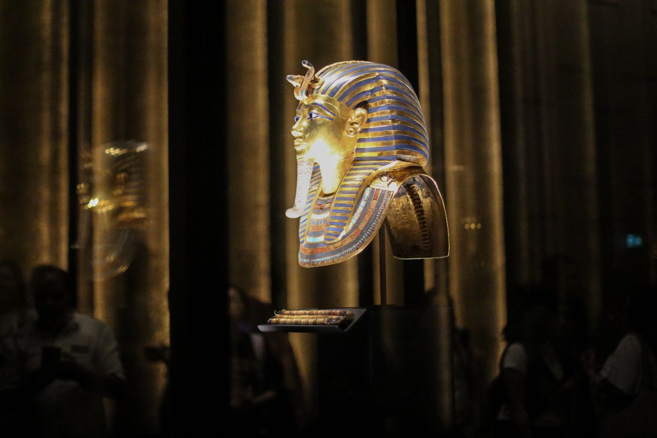 <p>Поглед към гигантския музей до пирамидите в Гиза.</p>